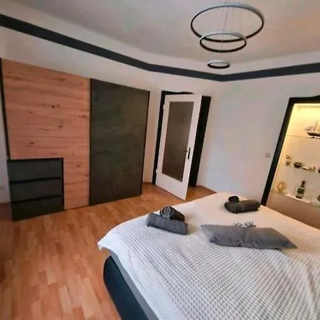 *zur Weinbergstrasse* * Lauta