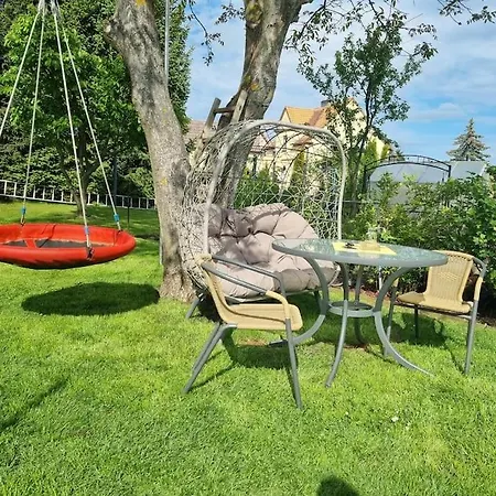 *zur Weinbergstrasse* *