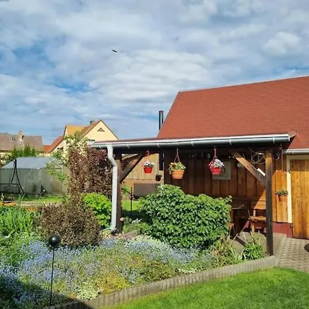 *zur Weinbergstrasse* Lauta