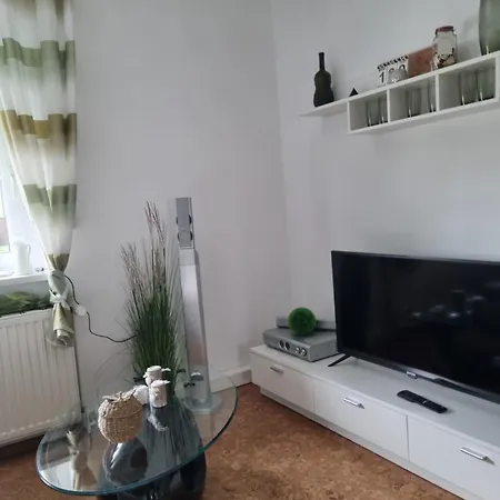 *zur Weinbergstraße* * Lauta