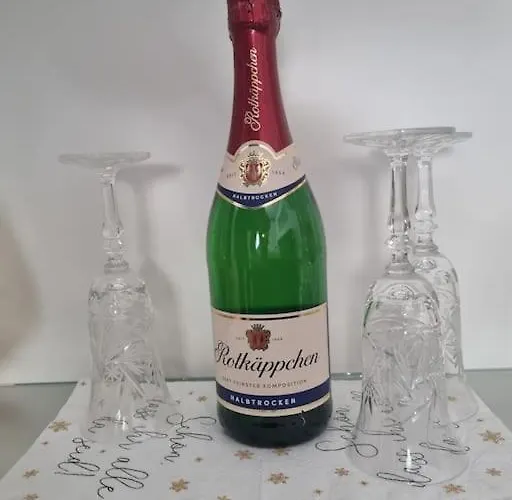 *zur Weinbergstrasse*