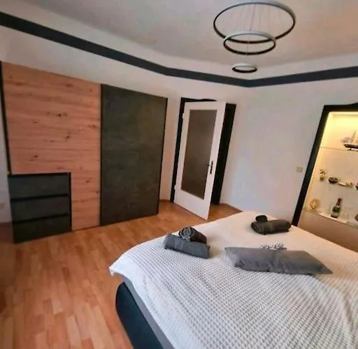 *zur Weinbergstrasse* * Lauta