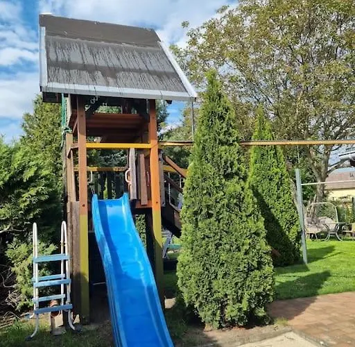 *zur Weinbergstrasse* Lauta