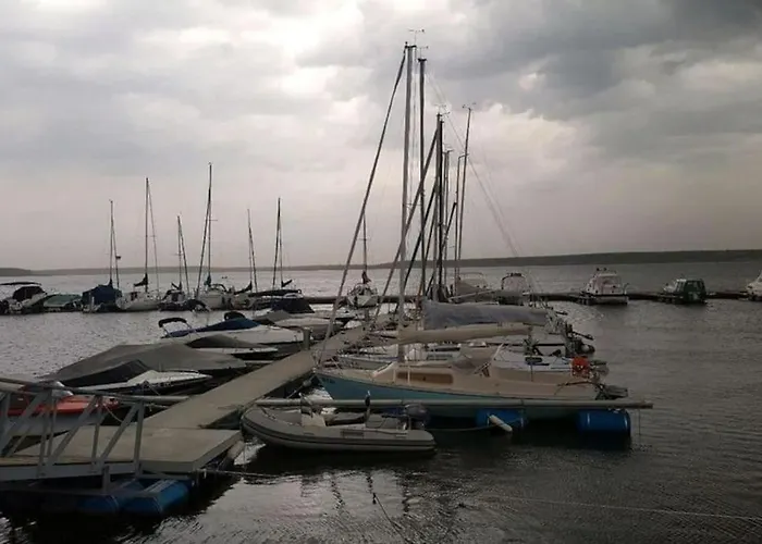 *zur Weinbergstrasse* *