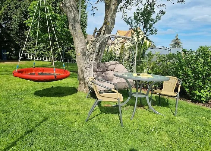 *zur Weinbergstrasse* *