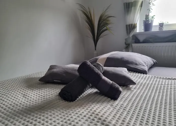 *zur Weinbergstrasse* *