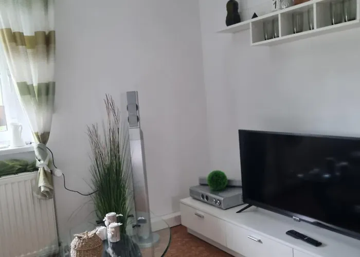 *zur Weinbergstrasse* * Lauta