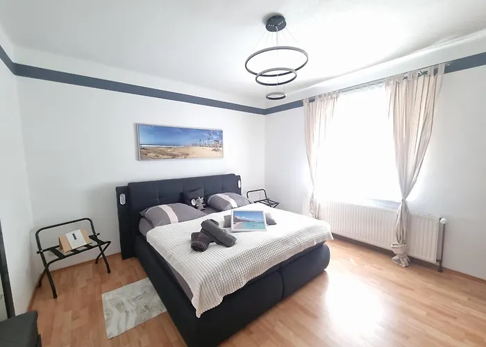 *zur Weinbergstrasse*